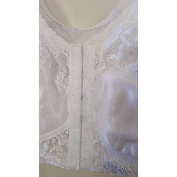 Dynashape White Lace Satin Front Closure Bra NWT 42B, No Wire, Cottage, Casual - Picture 2 of 6